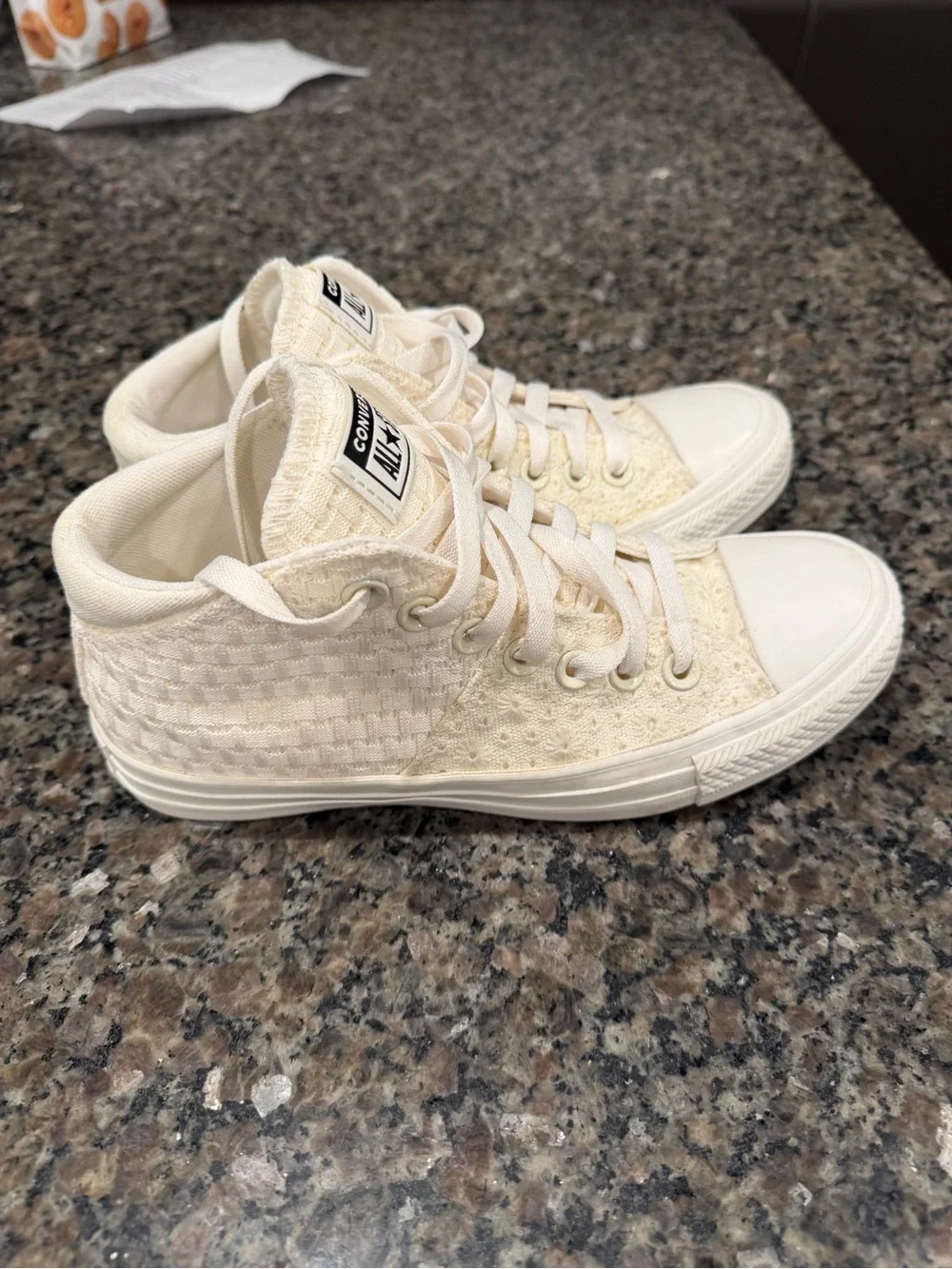 Converse light woven